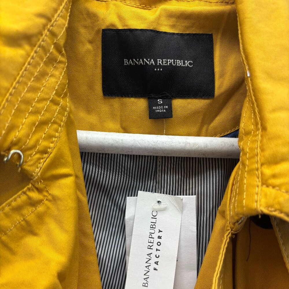 BANANA REPUBLICAN YELLOW TRENCH COAT- NWT